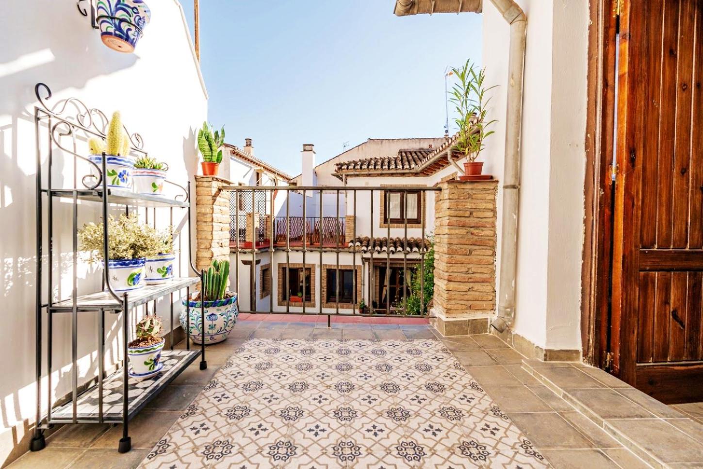 Tuguest Nazari Caldereria Apartments - Free Parking Granada Bagian luar foto