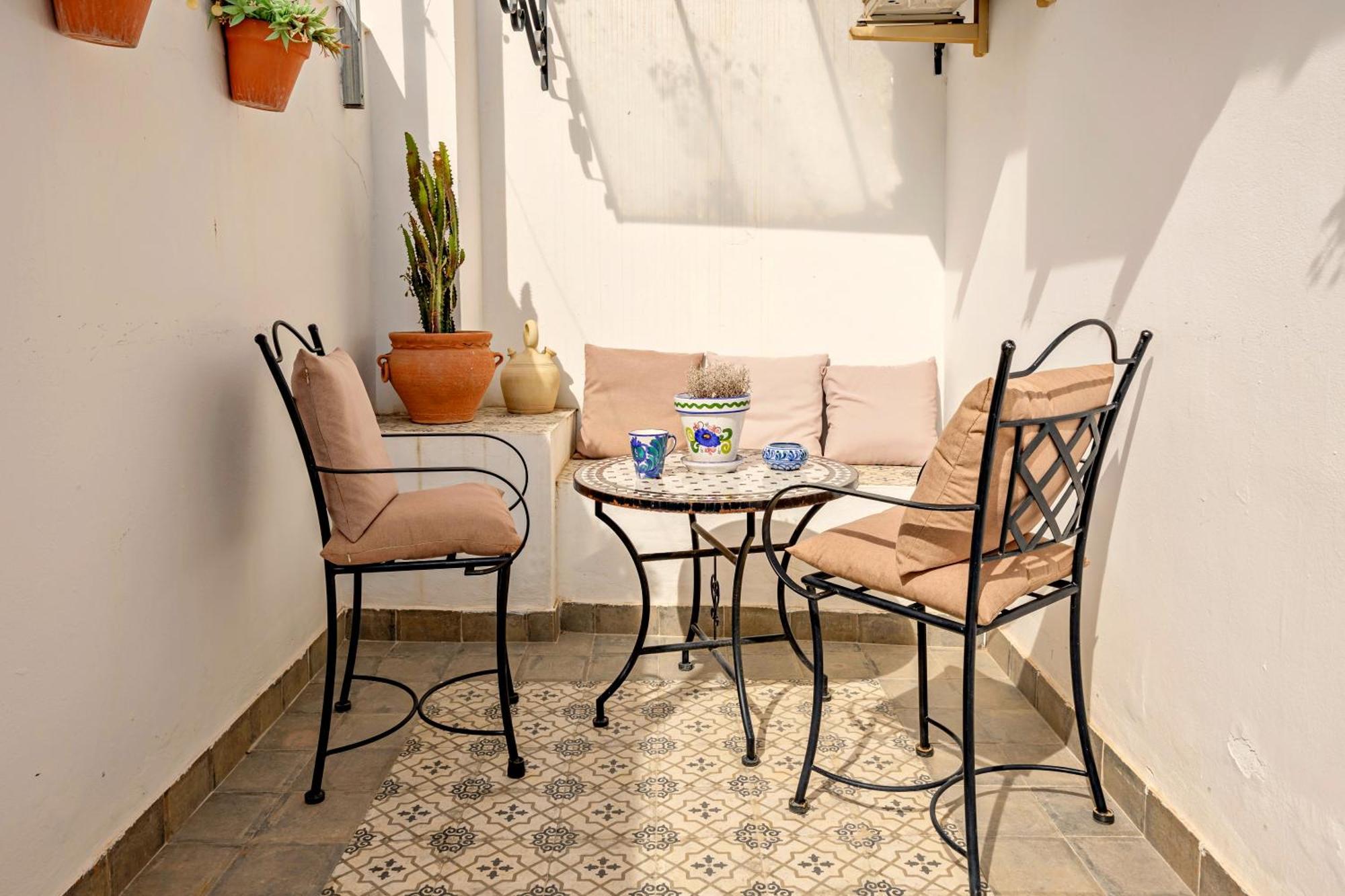 Tuguest Nazari Caldereria Apartments - Free Parking Granada Bagian luar foto