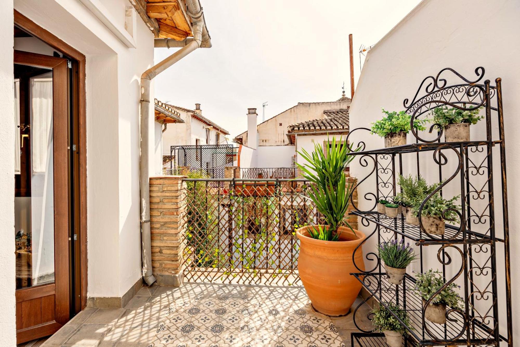Tuguest Nazari Caldereria Apartments - Free Parking Granada Bagian luar foto